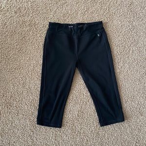 Black Danskin Capri leggings